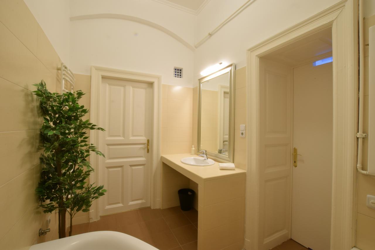 Standard Apartment By Hi5 - Dessewffy 39 Budapest Eksteriør billede
